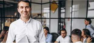 Comece agora sua Graduação em Administração EAD. Saiba tudo sobre a Duração do Curso, Áreas de Trabalho, Mercado e muito mais!